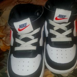 Boys Hightower Nike sneakers size 7c